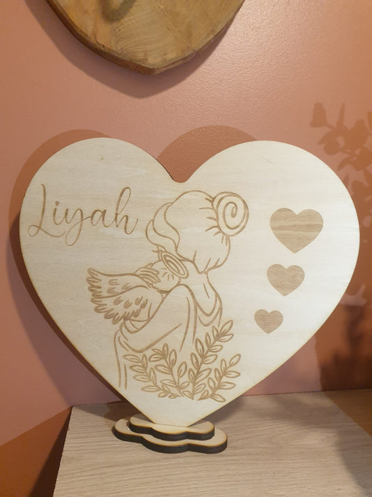 Cœur en bois sur socle