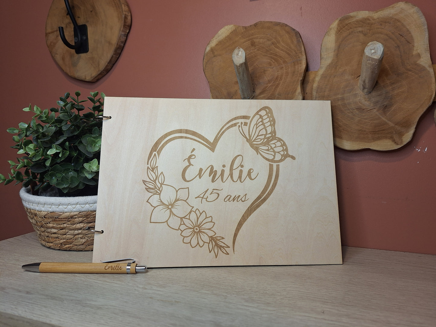 Livre d'or couverture bois