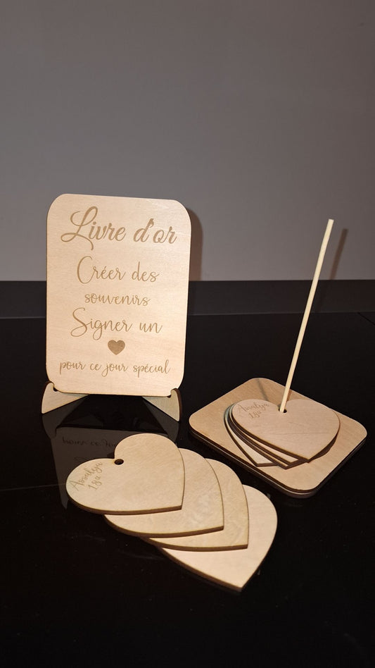 Livre d'or cœurs bois et son socle